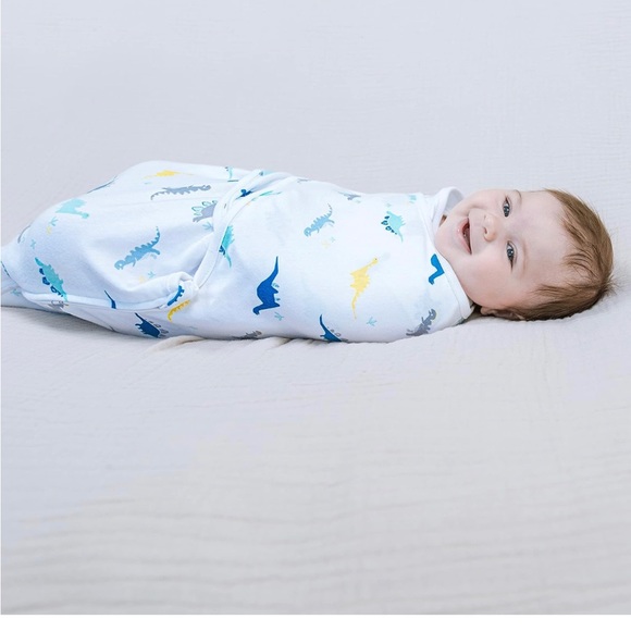 Aden + Anais newborn baby swaddle - Picture 3 of 3